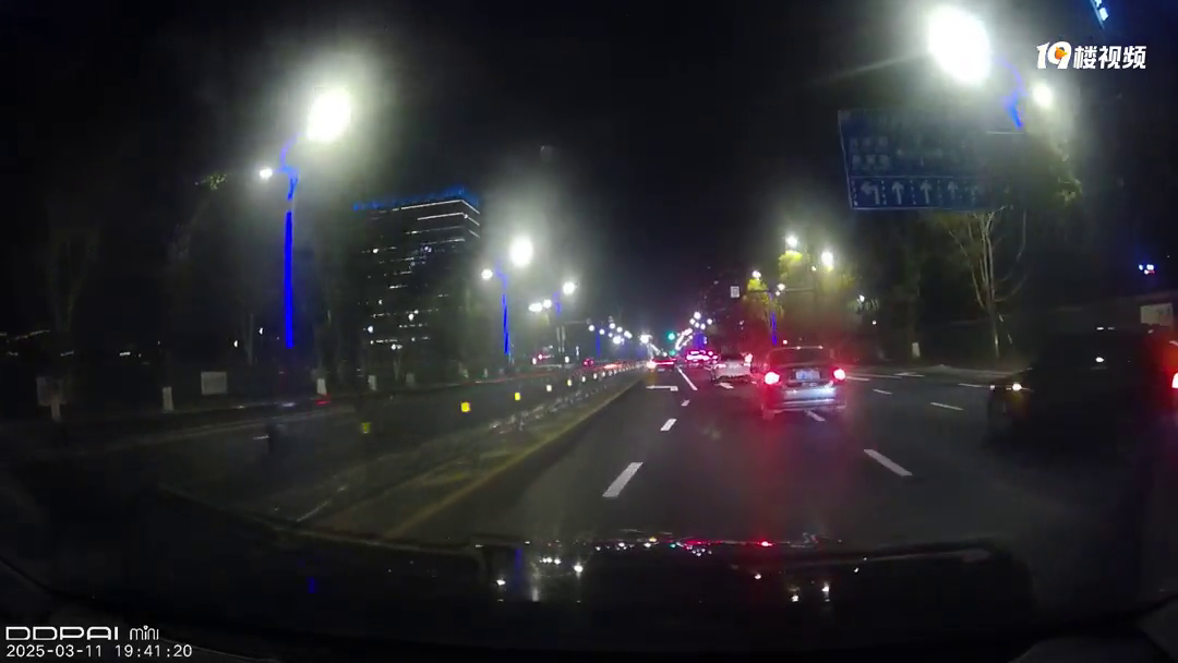 ��F����������ʵ�߱�����������º����������ҵ��ˣ������ˣ�