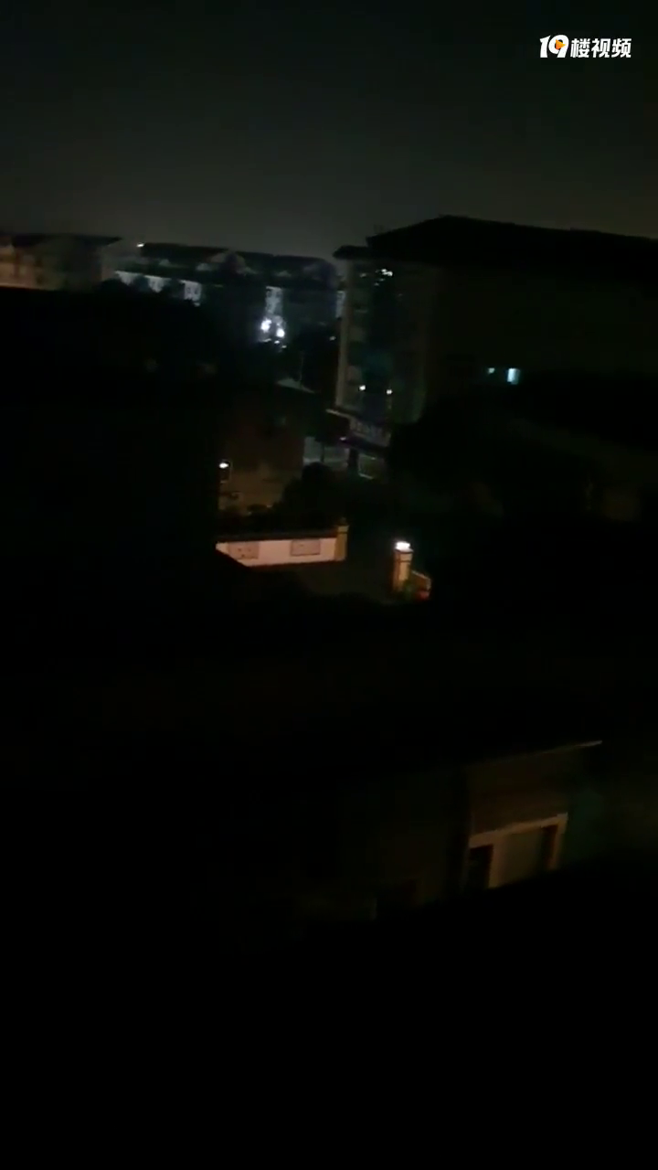 �����ӰԺ·�ھӶ񹷾�����ҹ�е���������������