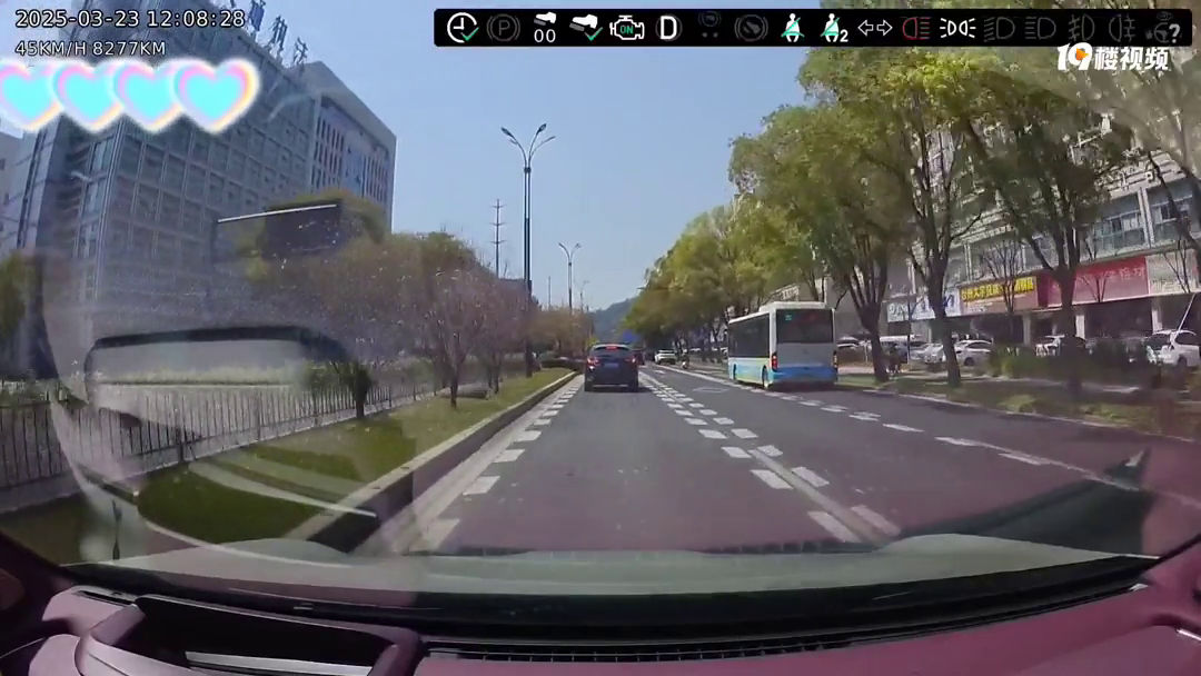 ���������Ϳ�������𳵣�Ϊ����Ϊ����һײ��˭���Σ�