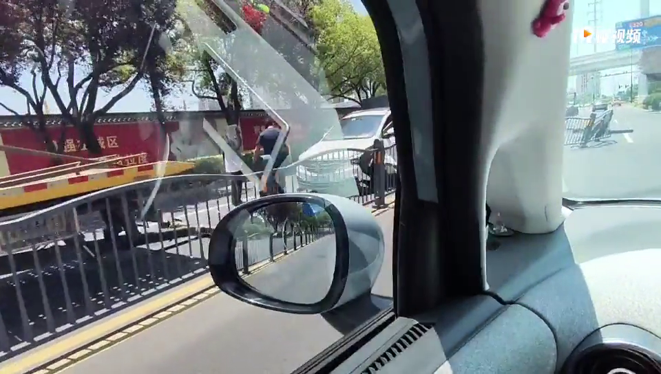 ����������ôײ�ϻ����ģ���С����