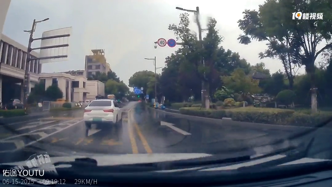 �������·��������ţ�������ʻ+˫���߱����������������