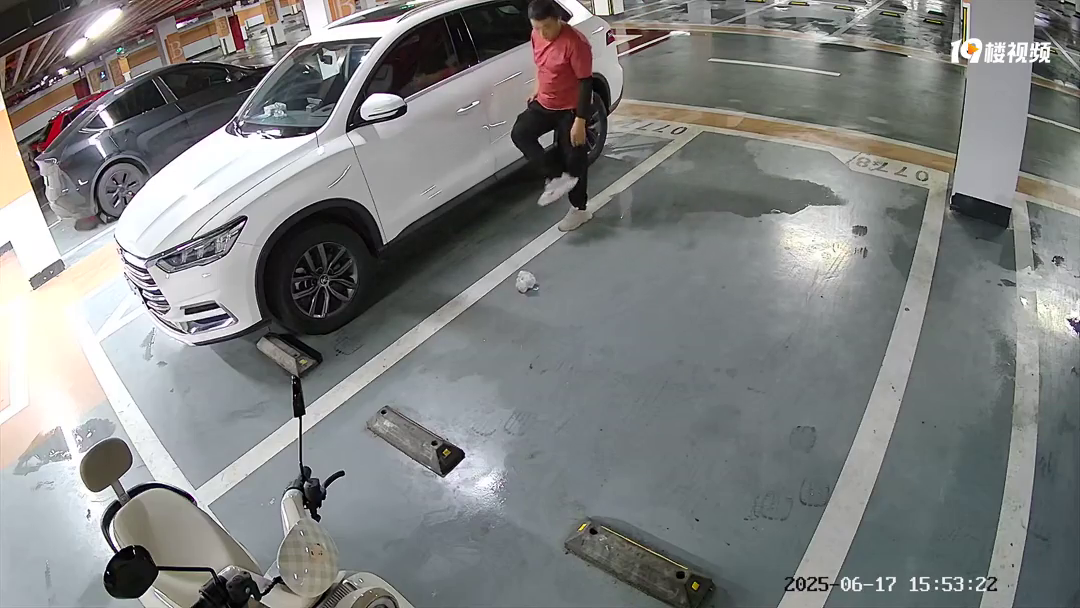 ��װʦ������������ռ�ó�λ����������������ӡ�