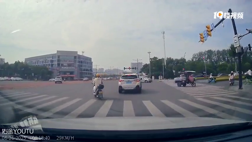 ǰ�����ô��Ͳ����٣�·�Ϻܶ೵��������Ϊɶ����