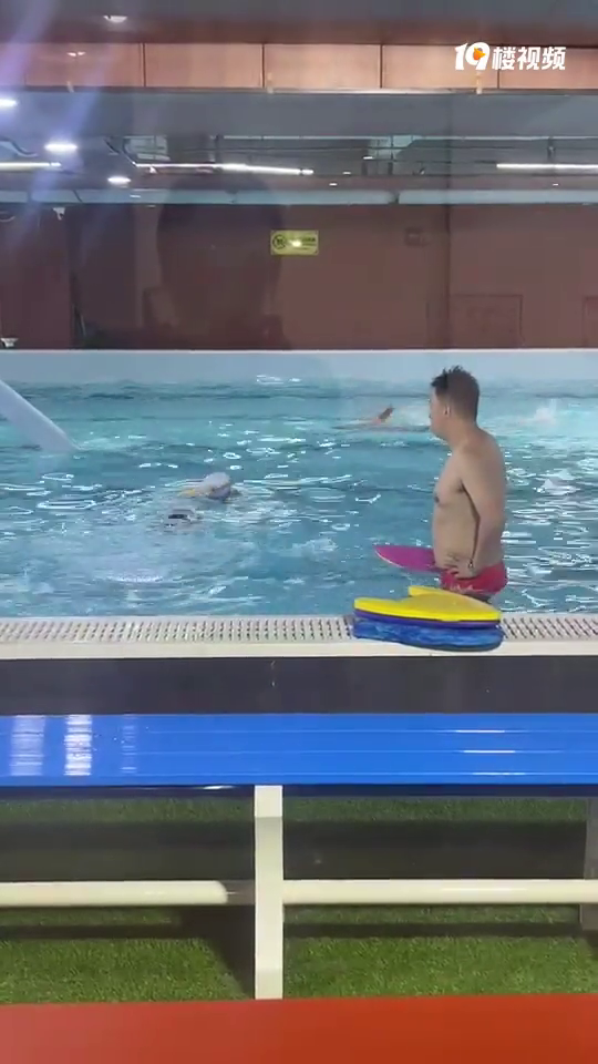 �ع��ǹ���Ӿ�ݣ�����ֱ���ø����Һ��ӣ�̬�ȶ��ӡ�