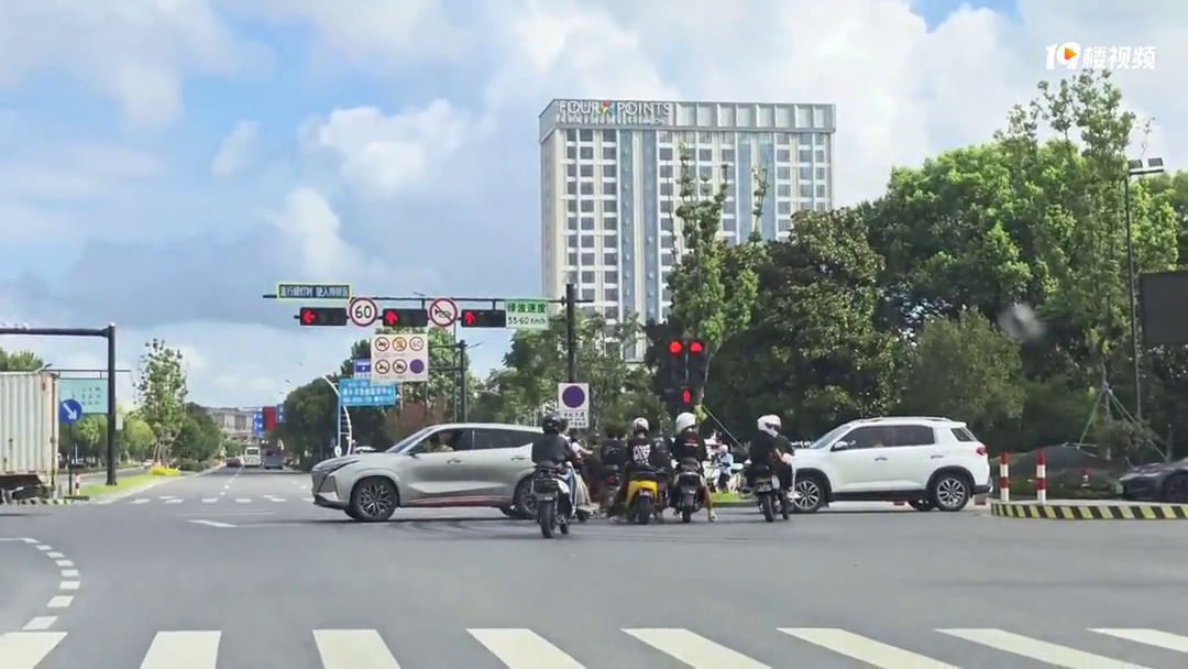 ���ˣ�һ�������Ӷ��ڴ���ƣ����ǰ�ʮ��·�ڵ������ˡ�