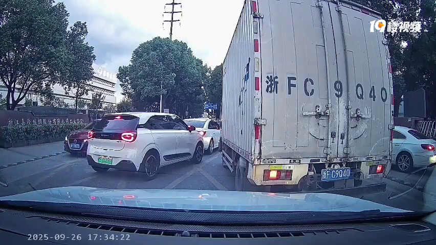 ��С��VS��������ײ���ˣ�һ��Ҫ���һ�������á�֮�����ݣ�