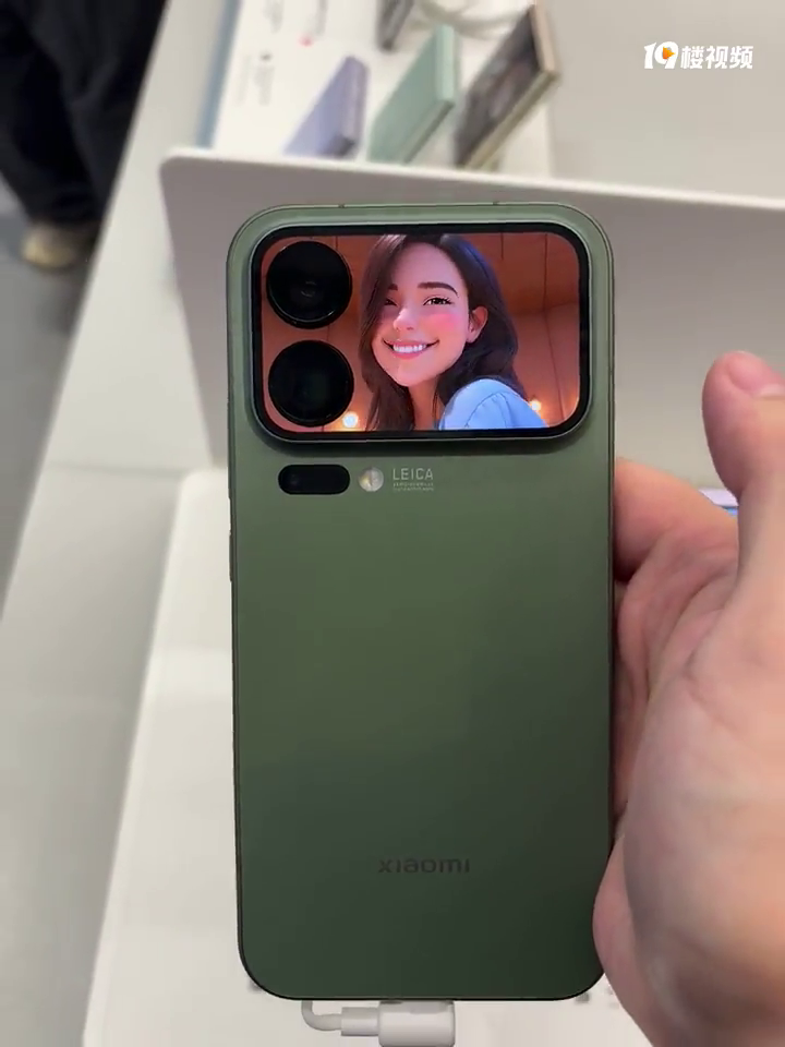 ����ȥ�������³���С��17 Pro Max���ָл������õ�