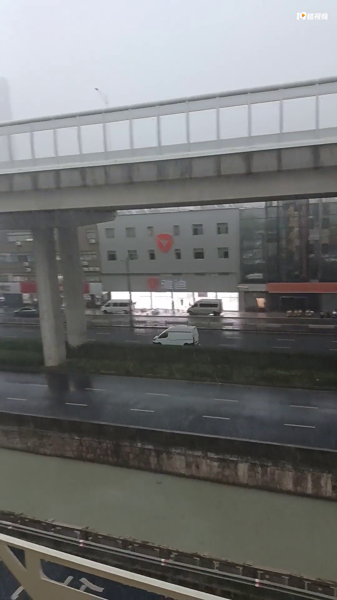 ����Ƶ���ո�һ���������ˮ���ٲ�һ����������