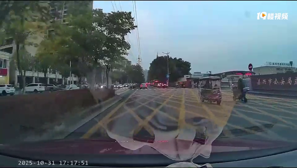 �°�������·ɱ�֣����е����ֳ���ү���ǲ������˳��ϻ��к��Ӱ�