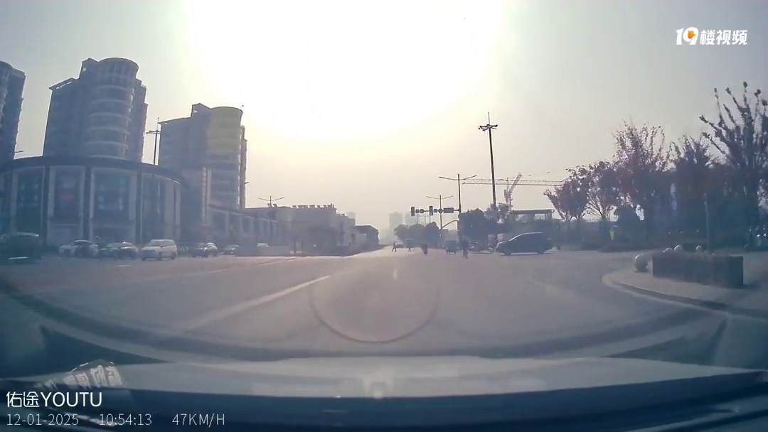 ���������ڼ���·���̵Ƴ��Ӳ�������·����ĵ�û�˹ܡ�