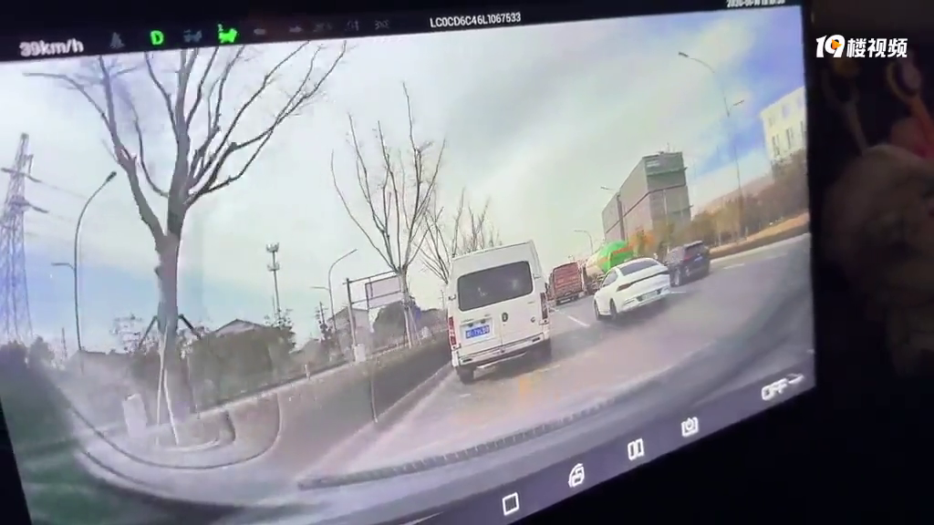 ��Ƶֱ��������ͻȻ���һ�����ǵϣ�����ôһ���������ײ���ˣ�