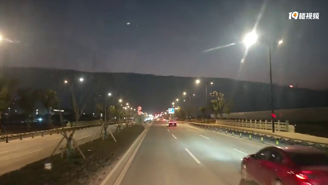 �°������ģ���������ʲô�����զ�о����Ǹ�ɽ��