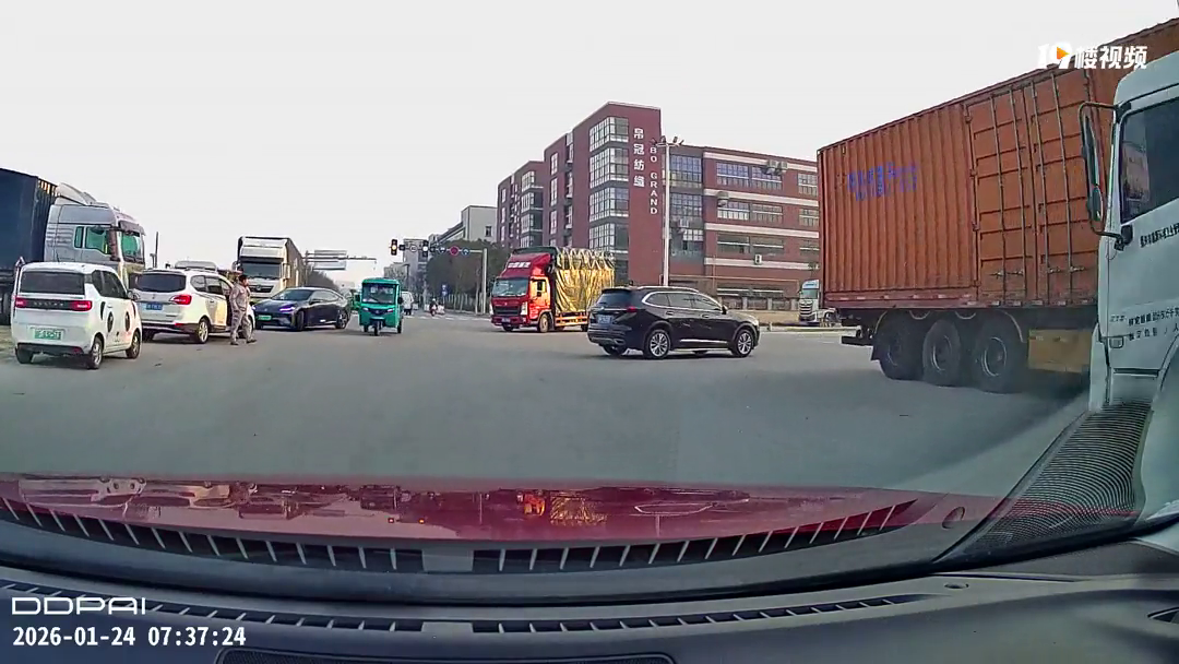 ����һ�����ʶ�û��ѽ~ֱ�Ӿ�ͣ����·����