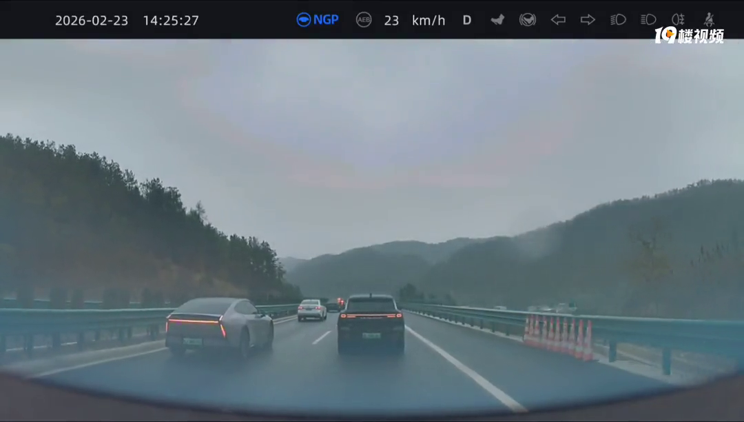 ��������³�����ǰ���������������汻������������˭�ģ�