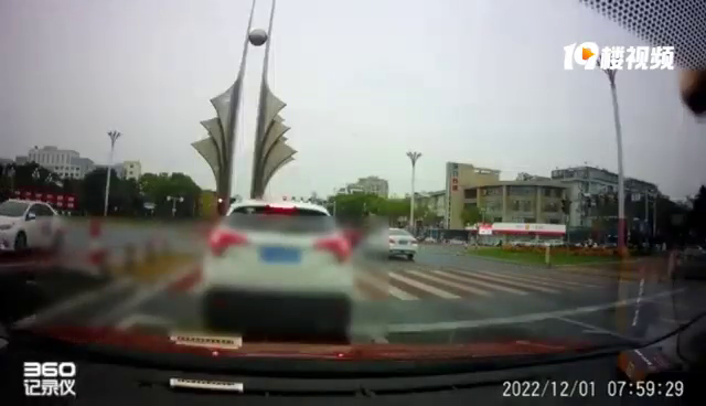 ֱ�г�����ת�����Ů˾����������ס�