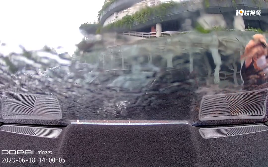 ���⣡����Ժ����һ�Է���ð������ռ��λ���º��������֡�