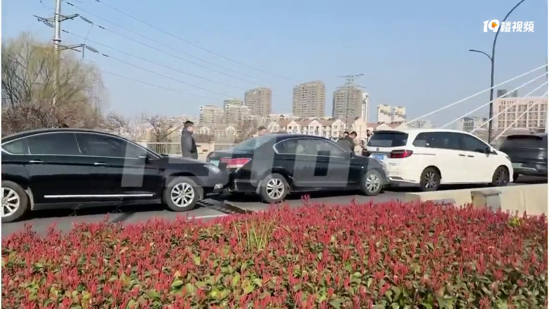 ����ͻ������ʢ��·������ţ���������׷β����ϡ���Ǻ�«��