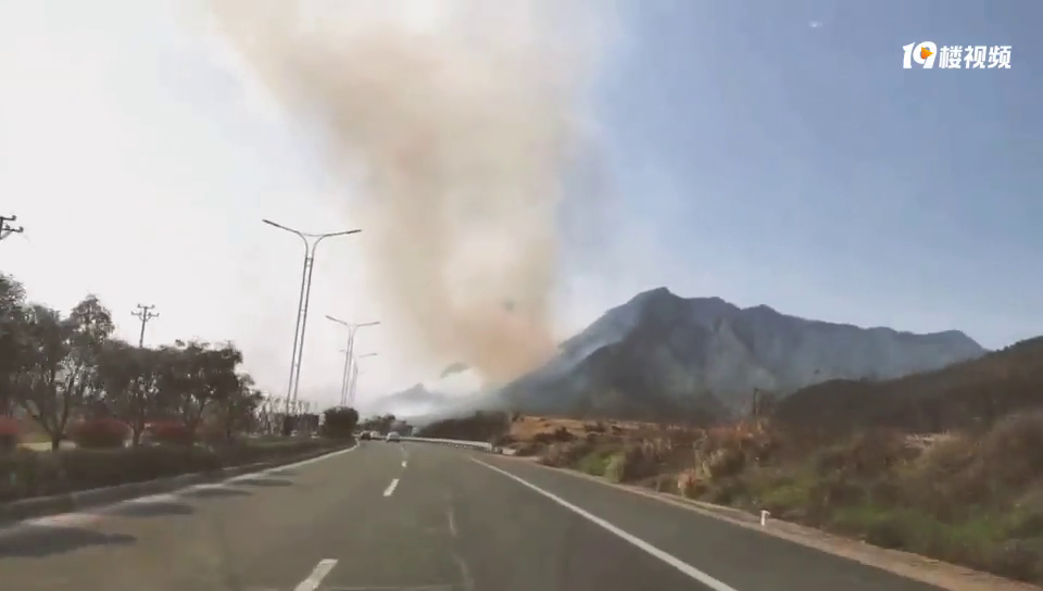 ���ӣ�̨��һ�ط���ɽ���������ѱ��̾У�