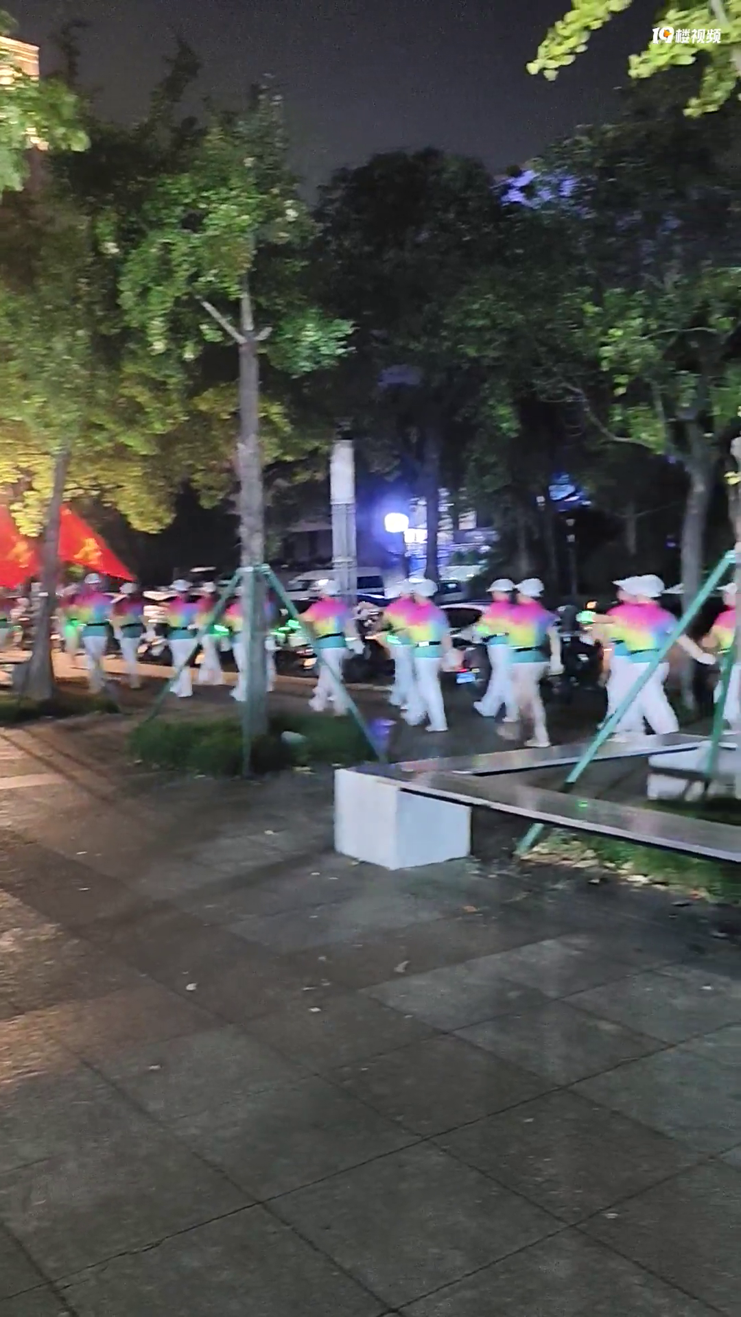 �ܾ�û������㳡�����ڵ����߶Ӻ�ǿ��