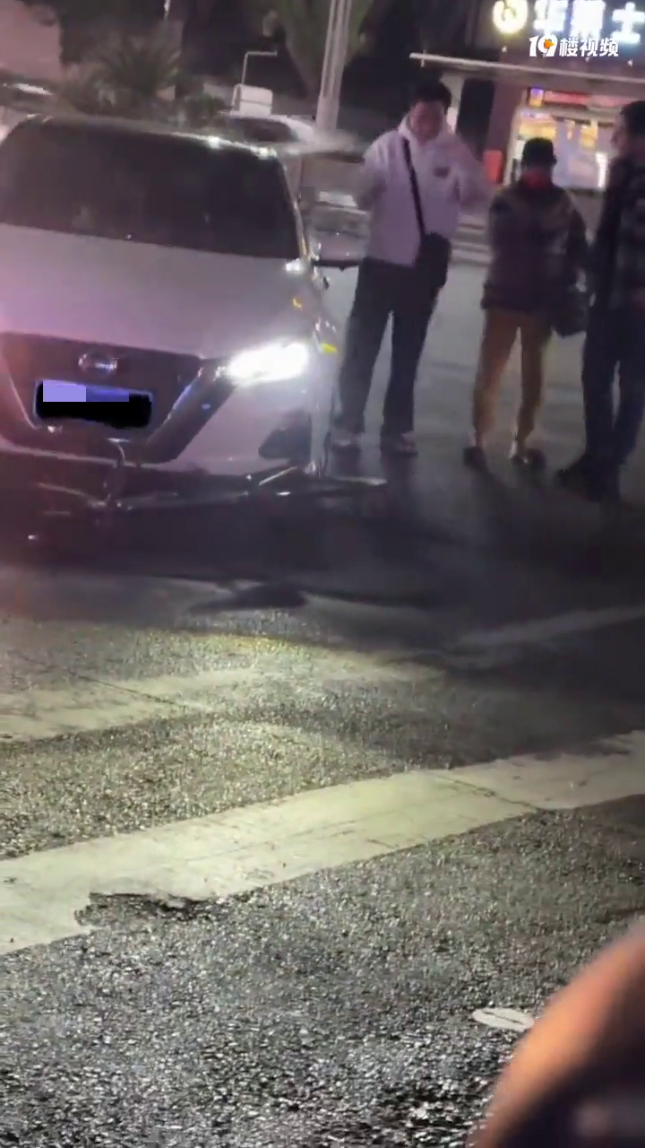 ������ײ�����г������������߳���