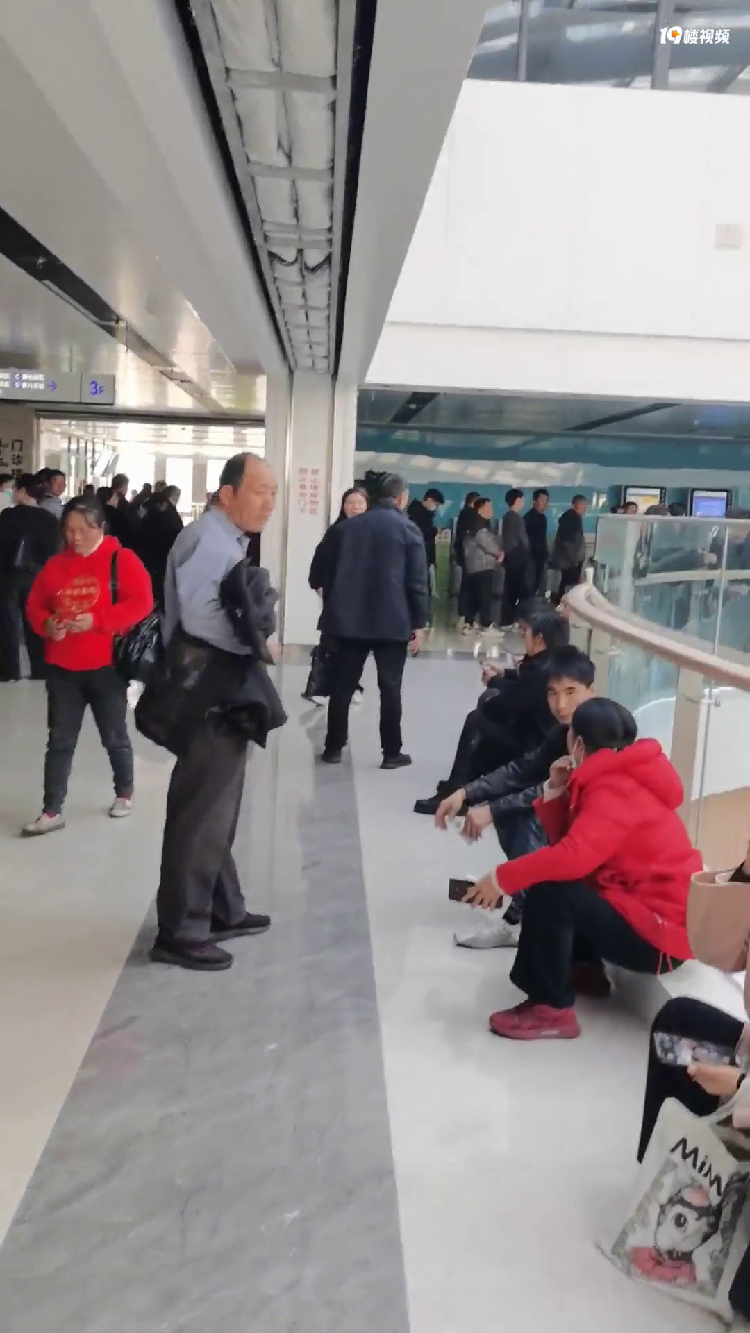 ����ҽԺ�����˺ö࣬��������ô��