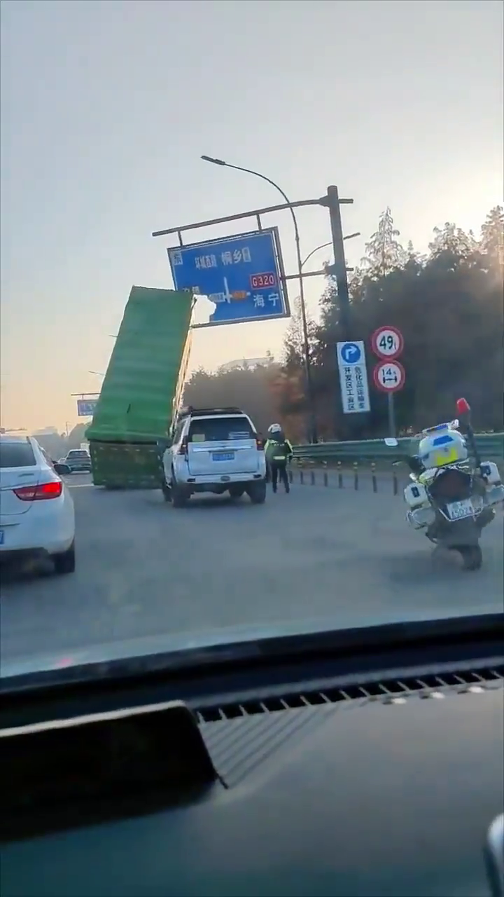 ��Ҫ��ɰ���������һ������·�ƶ���ײ�ã�