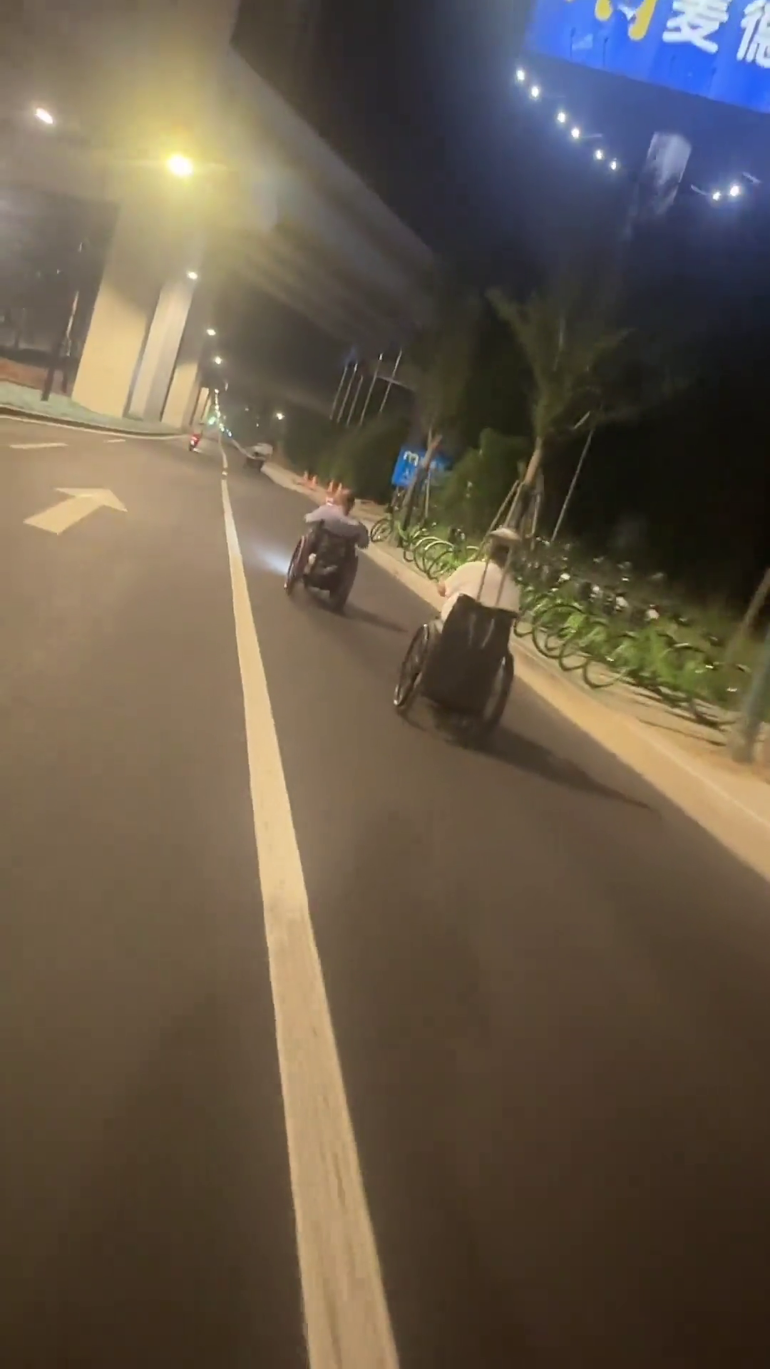 ������ҹ��쭣���һ����������ġ��������ξ��ٴ�������...