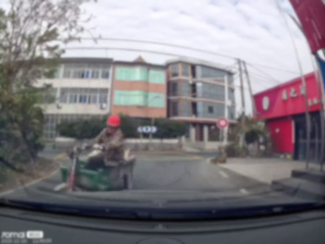 ��үֱ��һ������ֱ�ӱ����������ײ�����ѣ��ϱ����ǳ���ɣ�