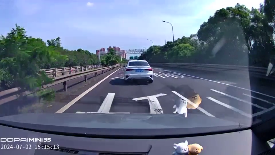 �����Ƶ���ˣ�����վǰ�����Ǻ�