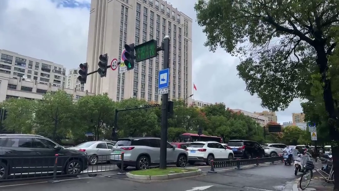 ѧԺ·���￪ʼ�³������޵�ע����