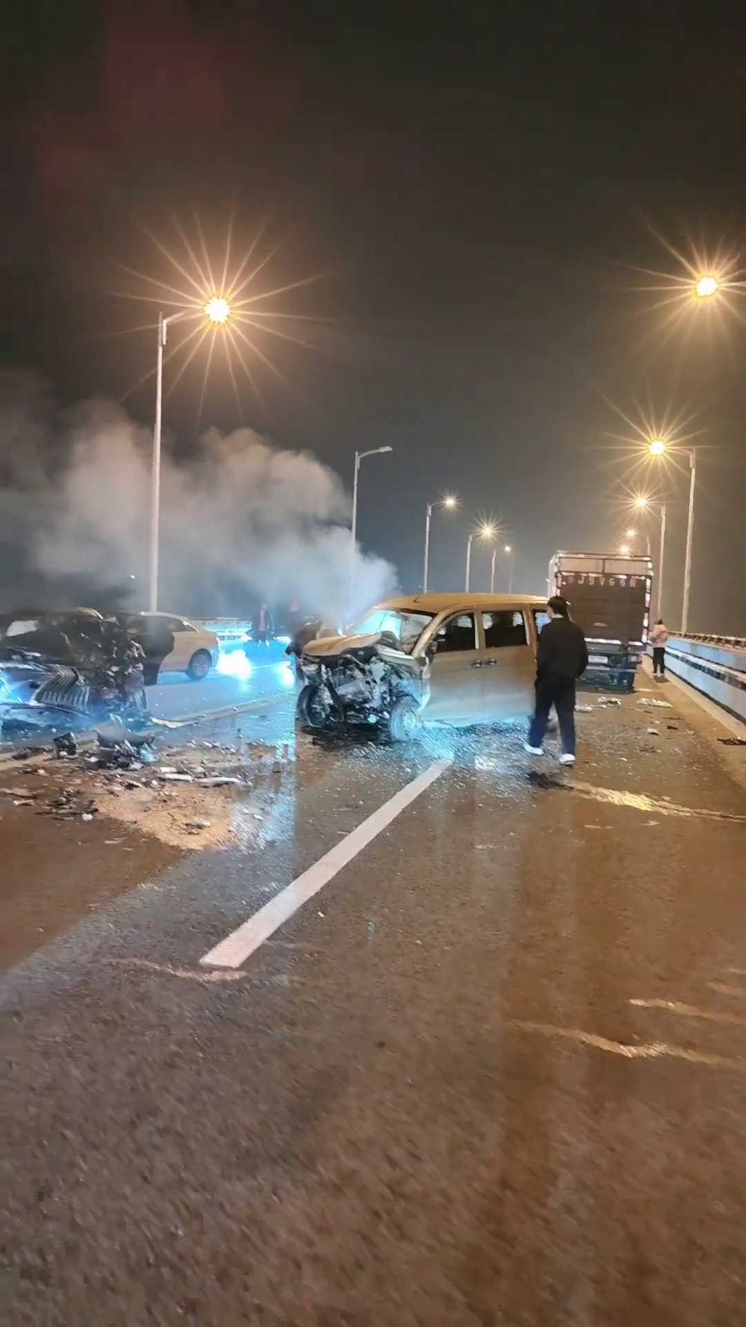 ��ͷײ�����������ǿ����ж�죿�������ų���