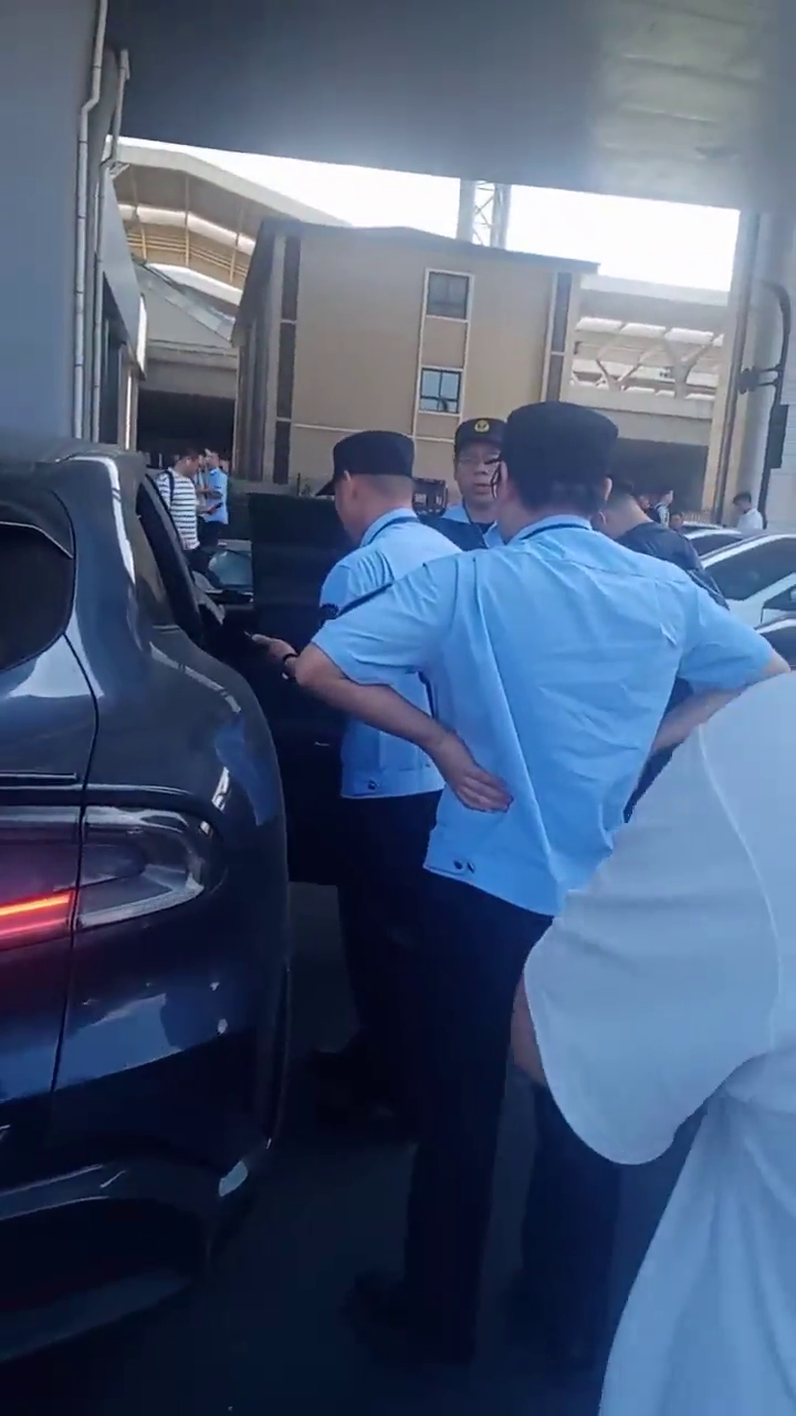 ̨������С����ô�ˣ�Υ�濪��Լ����