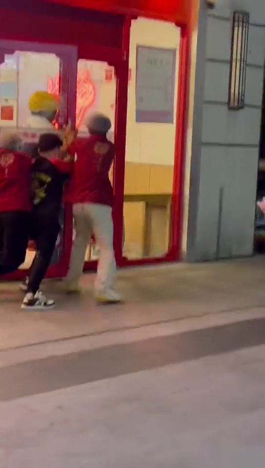 ����̨�������˹͡��ô�ˣ�����С��͵�Ա���ͻ��