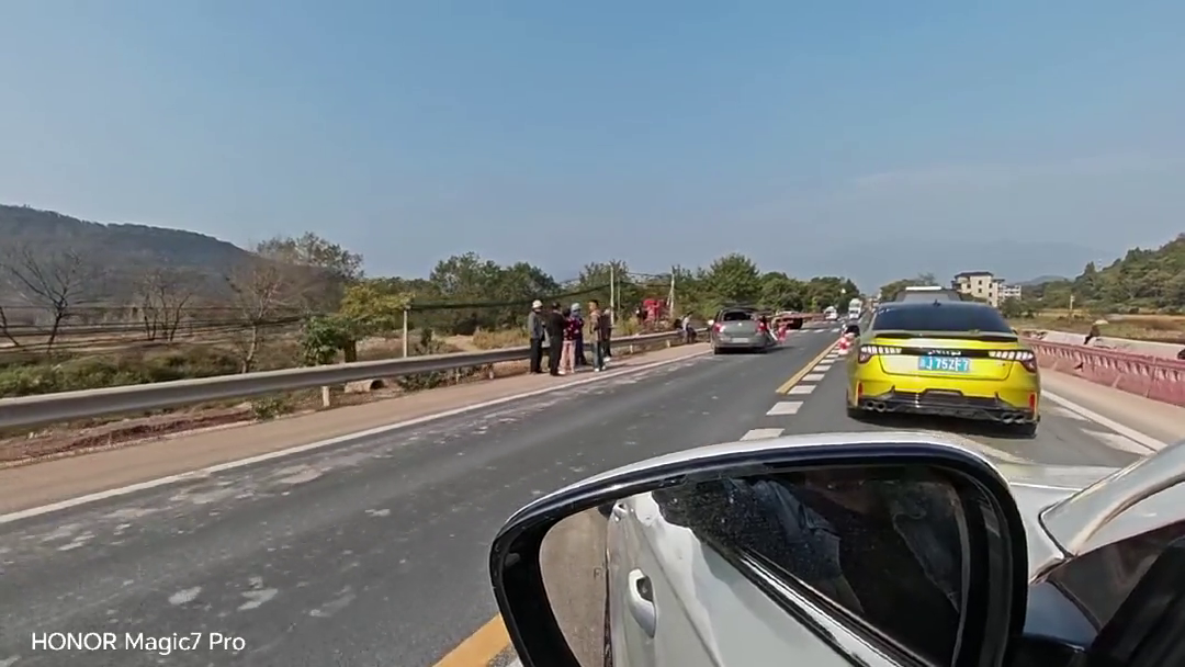 ���ҳ�����̨����������ײ������