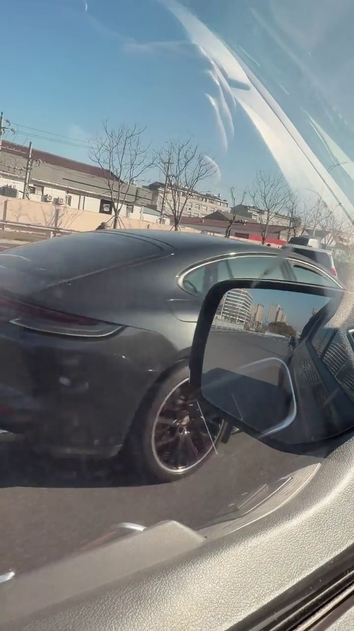 �����ֳ�ײ�����̻���