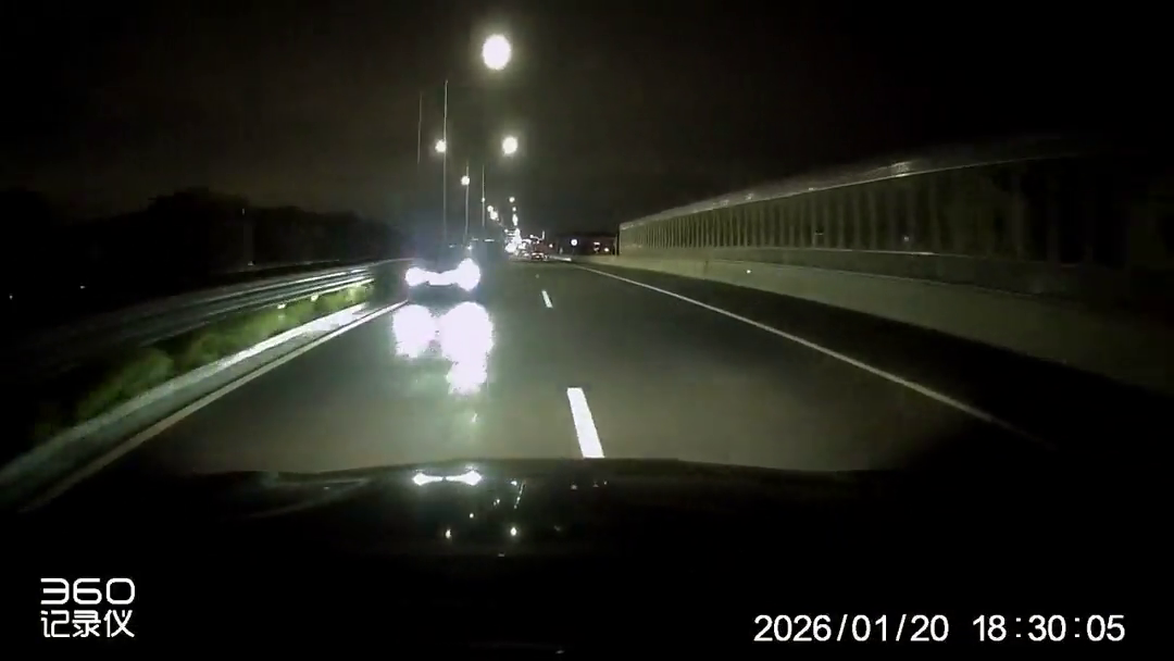 �����ϣ���Ȼ�г�������ʻ